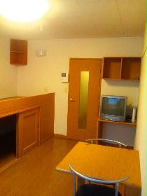 Living and room. Room 1F