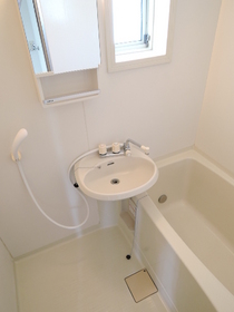 Bath. Bus with additional heating function