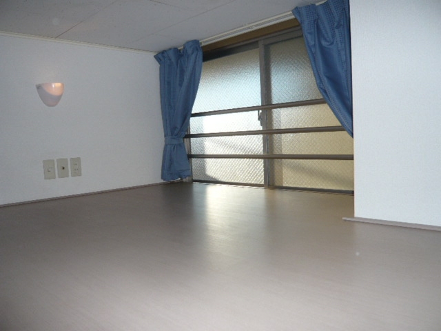 Other room space. loft