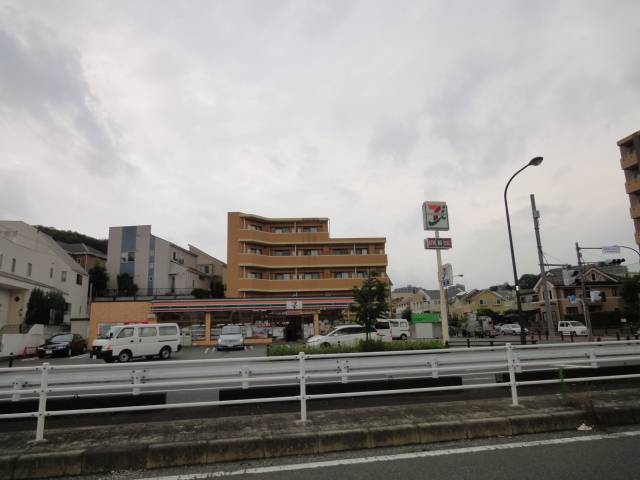Convenience store. 3601m to Seven-Eleven (convenience store)
