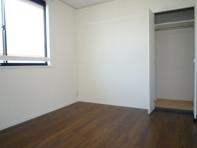 Living and room. : 2F north Western-style