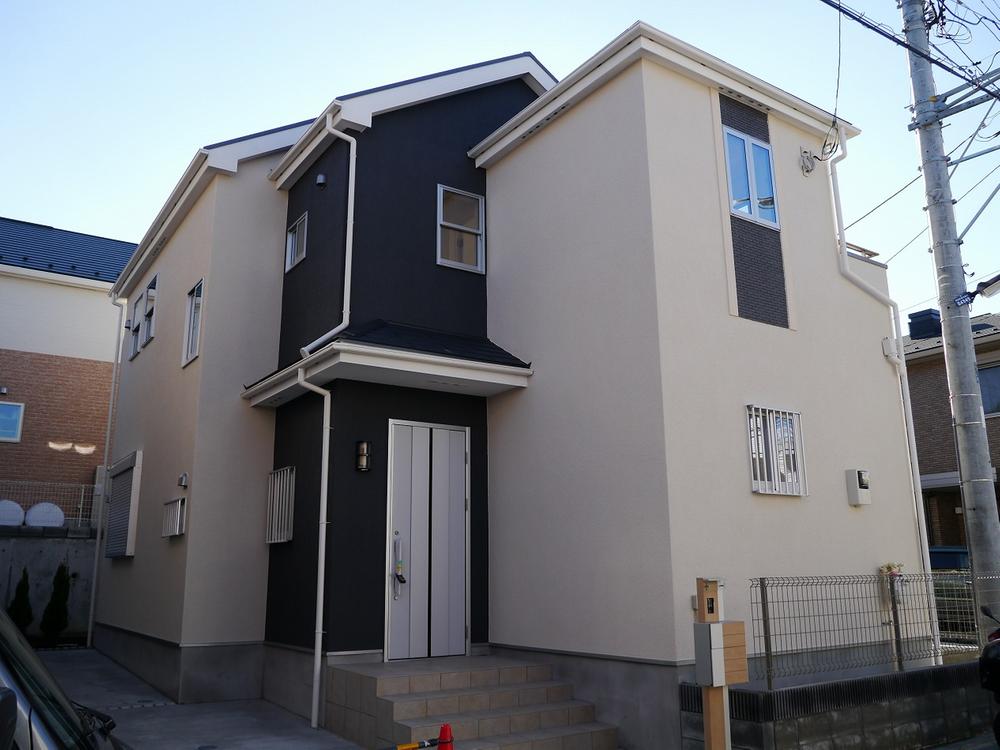 Local appearance photo. It is a beautiful cityscape of all 33 compartments development subdivision. Super within a 5-minute walk ・ There is a drugstore useful life. 