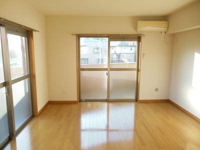 Other room space. All flooring