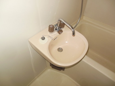 Washroom. It is the washstand