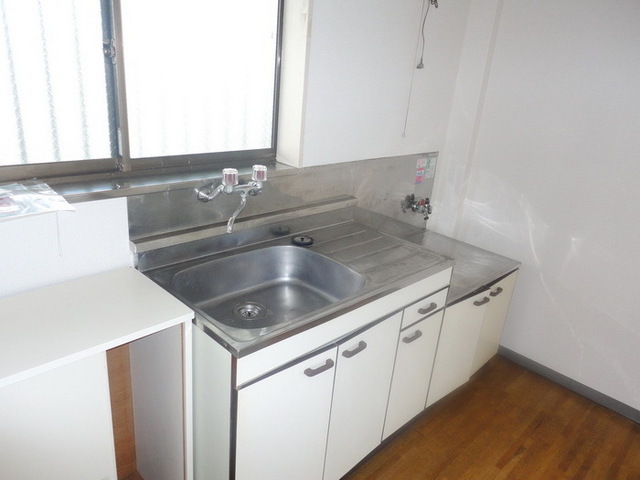 Kitchen. Ventilation with a window is also good