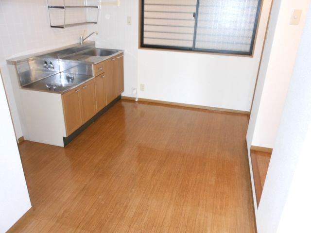 Kitchen. Good ventilation with large windows