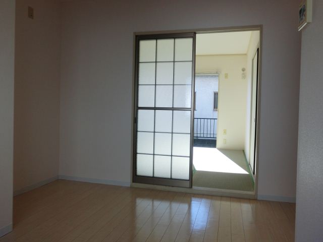 Living and room. 6 Pledge of is a picture of the dining kitchen