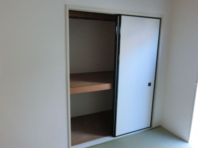 Receipt. There is a closet in the Japanese-style room 2 rooms