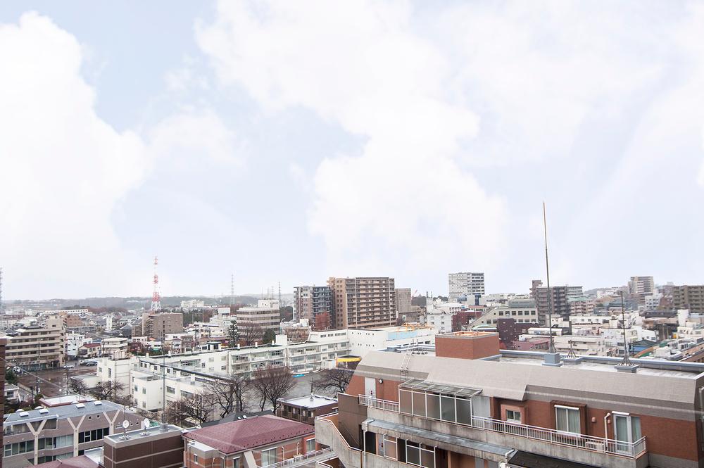 View photos from the dwelling unit. View from the site (December 2013) Shooting