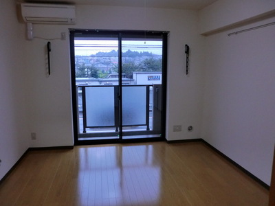 Living and room. ☆ Bright rooms ☆