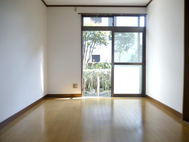 Living and room. Southeast Western-style