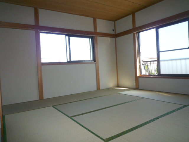 Living and room. 2F North Japanese-style room