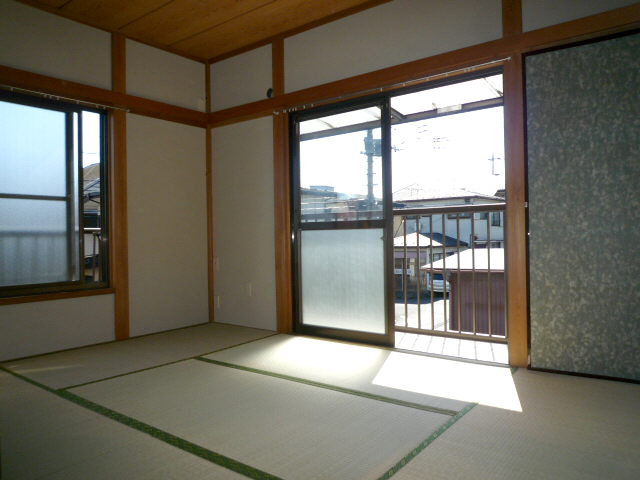 Living and room. 2F Minami Japanese-style room
