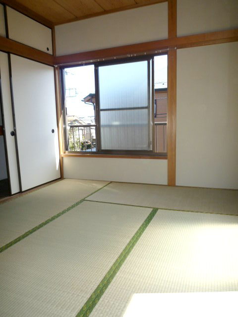 Living and room. 2F Minami Japanese-style room