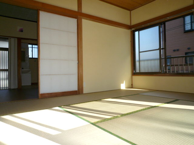 Living and room. 1F Japanese-style room