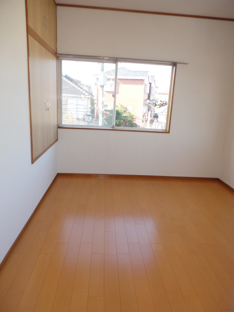 Living and room. 2F Interoceanic