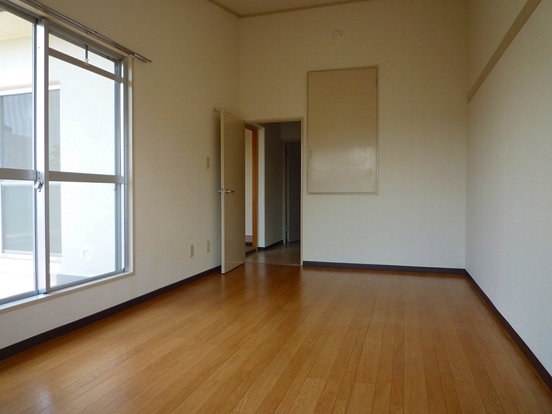 Other. Western-style 8 pledge (second floor)