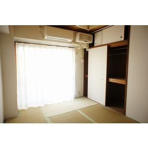 Washroom. Independent wash basin