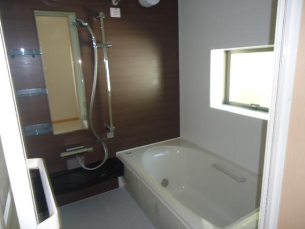 Same specifications photo (bathroom)