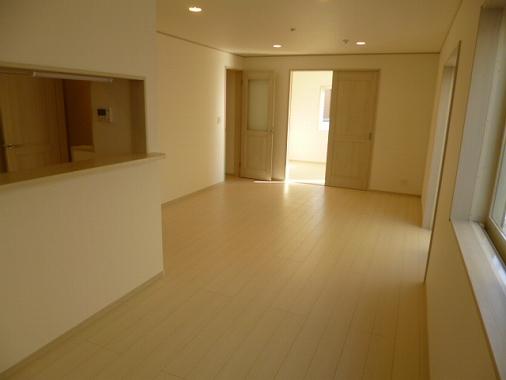 Living. Building 2 Living