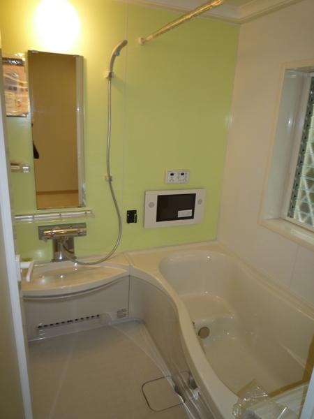 Same specifications photo (bathroom)