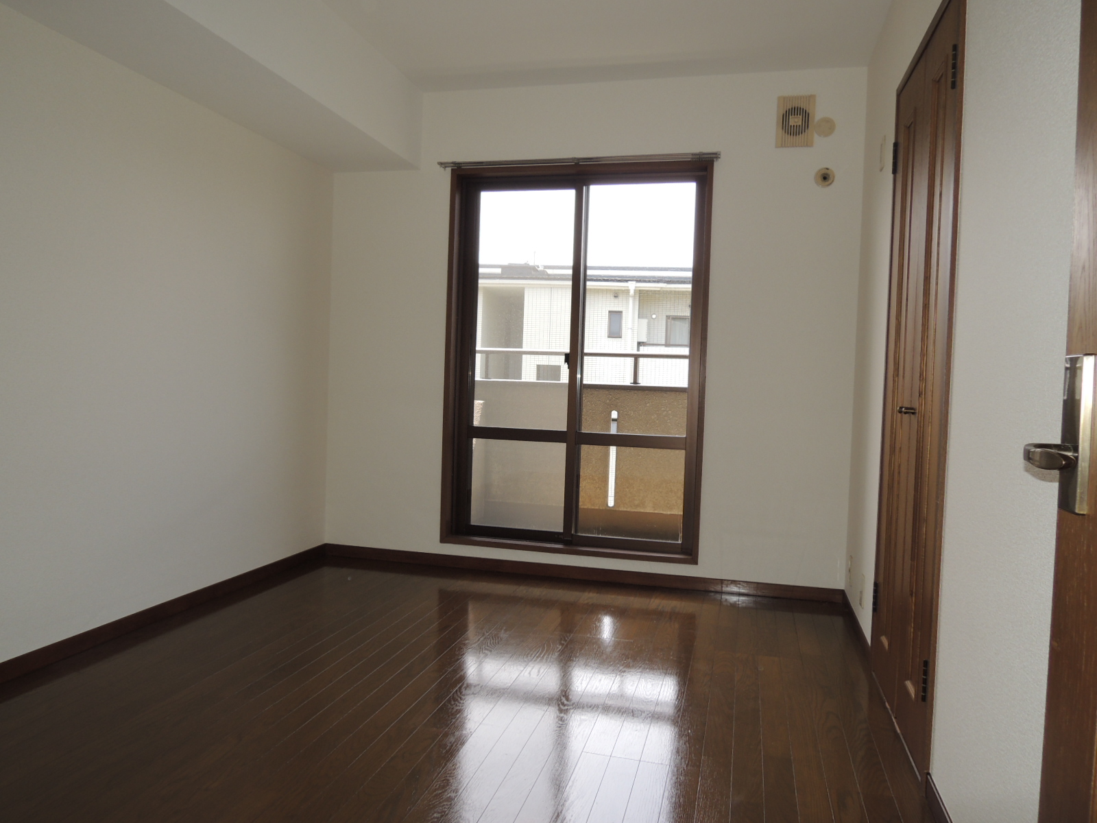 Living and room. South Western-style