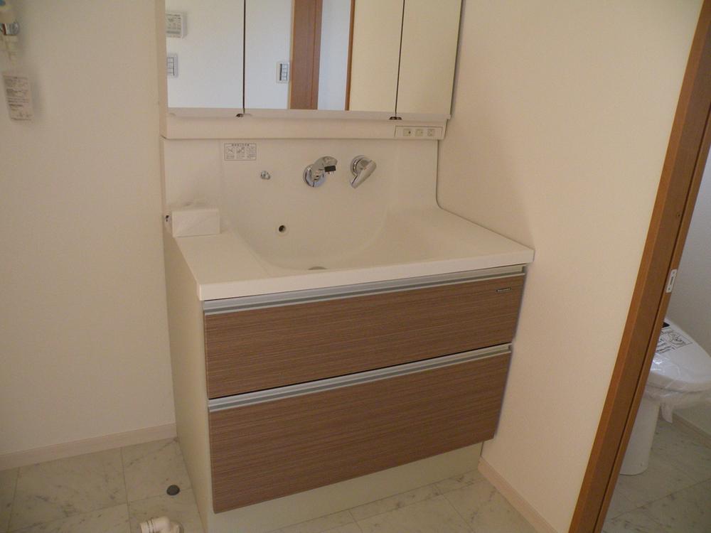 Wash basin, toilet. Indoor (September 2013) Shooting