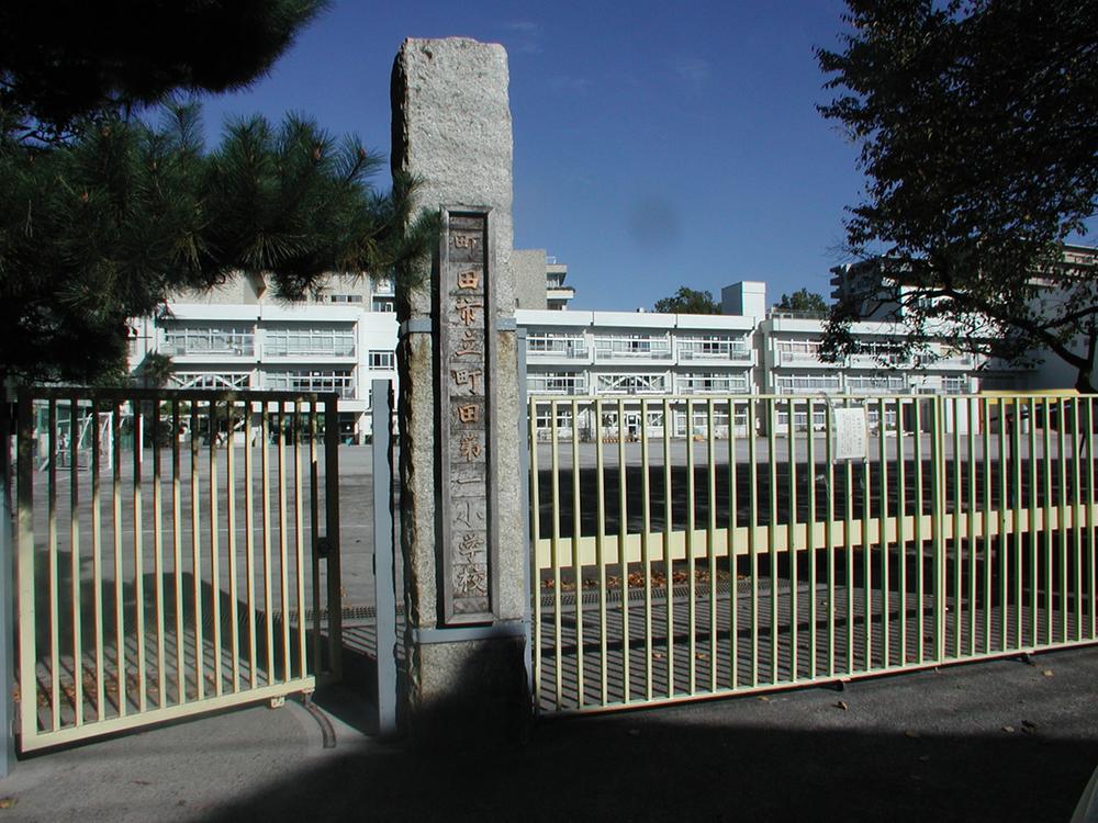 Primary school. 700m until Machida first elementary school children is also reasonably attend closeness.