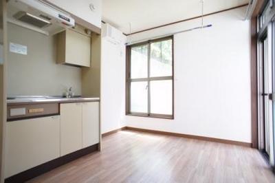 Kitchen. Gas stove installation Allowed ☆