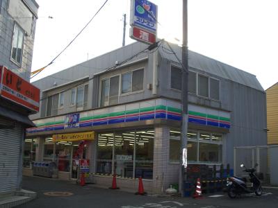 Convenience store. Three F until the (convenience store) 230m