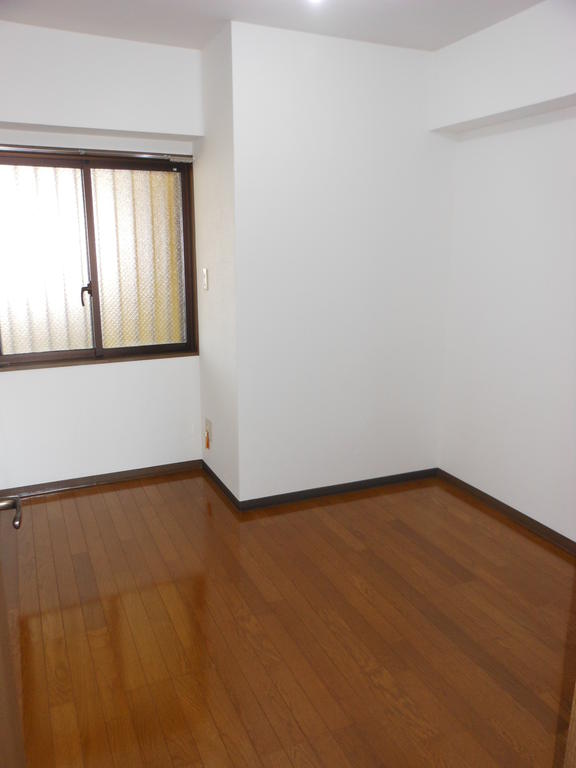 Other room space. 5 Pledge of Western-style