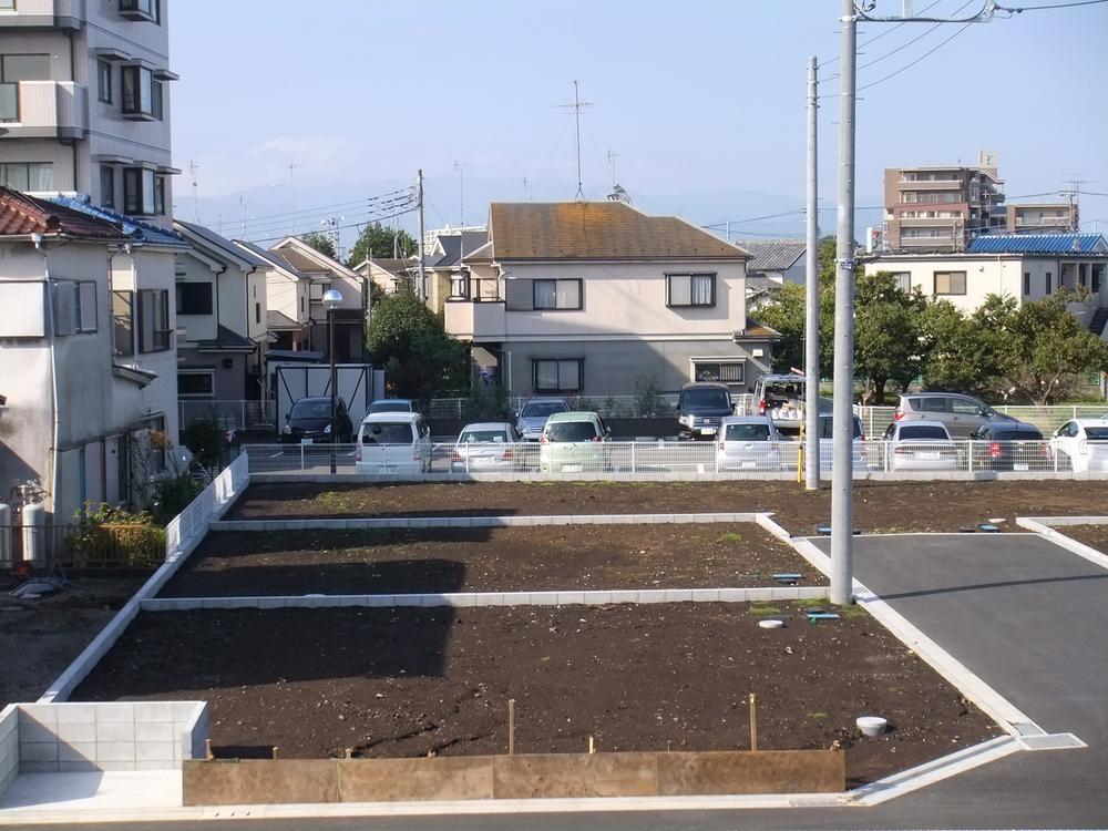 Local photos, including front road. Local (11 May 2013) Shooting