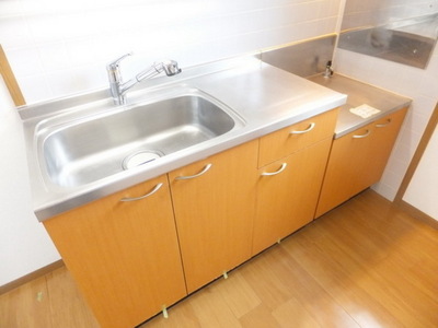 Kitchen. Gas stove is can be installed