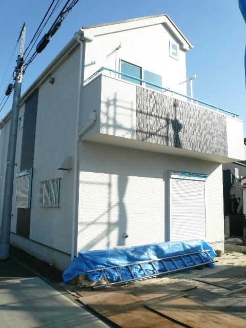 Local appearance photo. Selling local B Building