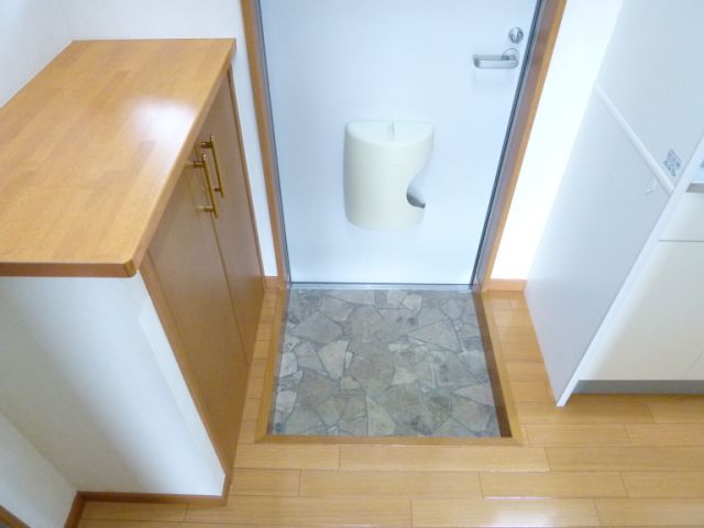 Entrance. ☆ Entrance with a shoe box ☆