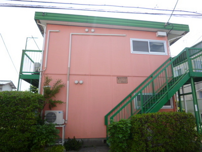 Other common areas. Stairs and planting