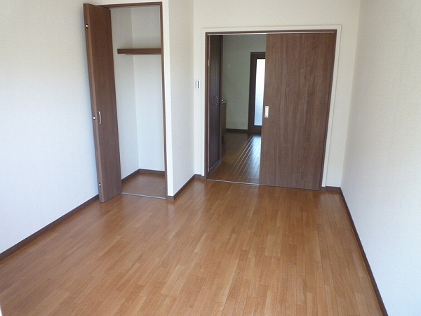 Other room space. Western-style 5.5 Pledge