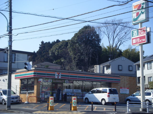 Convenience store. Seven-Eleven (convenience store) to 400m