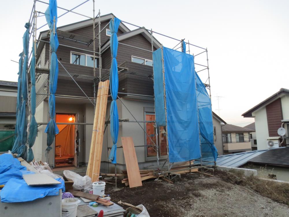 Local appearance photo. Local (11 May 2013) Shooting