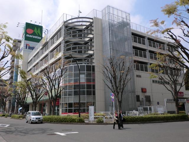 Supermarket. Maruetsu to (super) 2000m