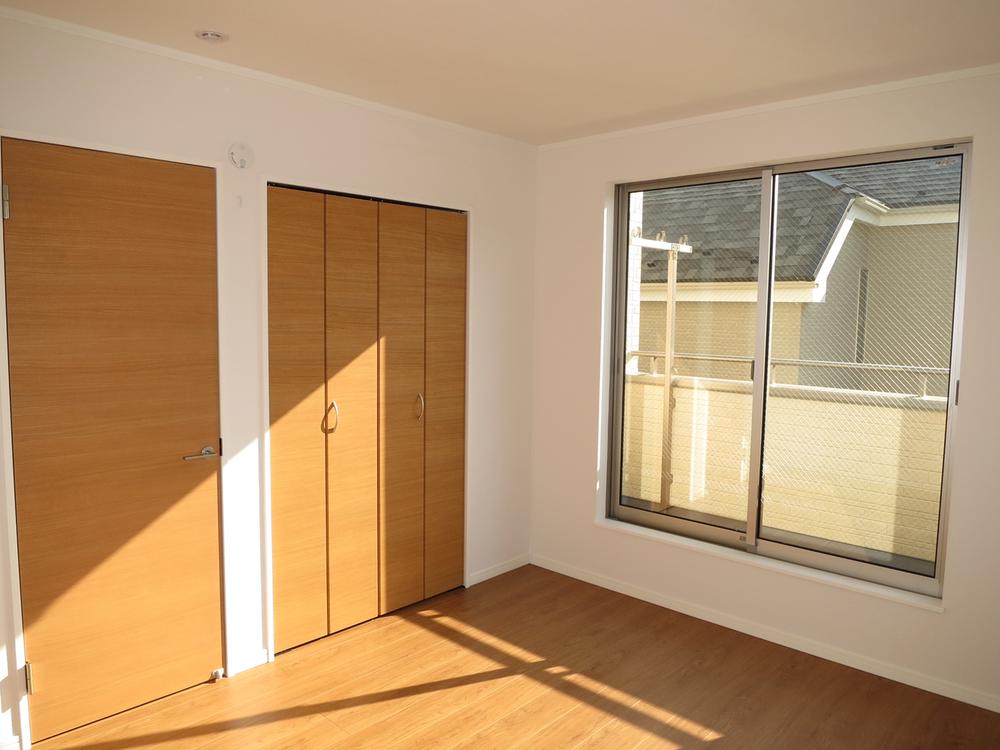 Non-living room. Local (12 May 2013) Shooting