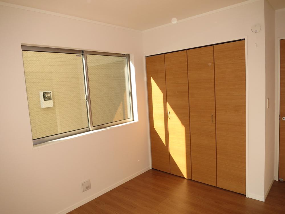 Non-living room. Local (12 May 2013) Shooting