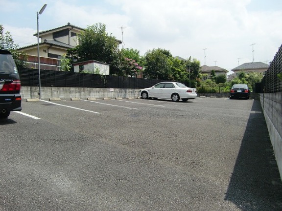 Other. 0m to on-site parking (Other)