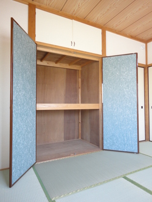 Receipt. Old-fashioned closet type is excellent storage capacity