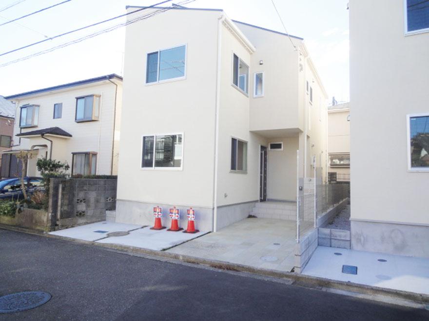 Local appearance photo. 1 Building