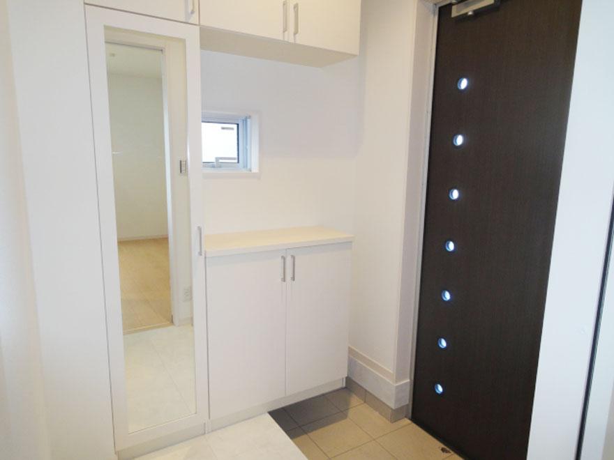 Entrance. Building 2