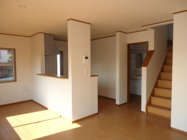 Same specifications photos (living)