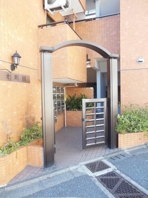 Entrance. Property entrance part