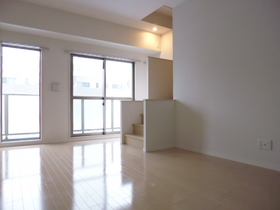 Living and room. the lower level Western style room 2 Menmado