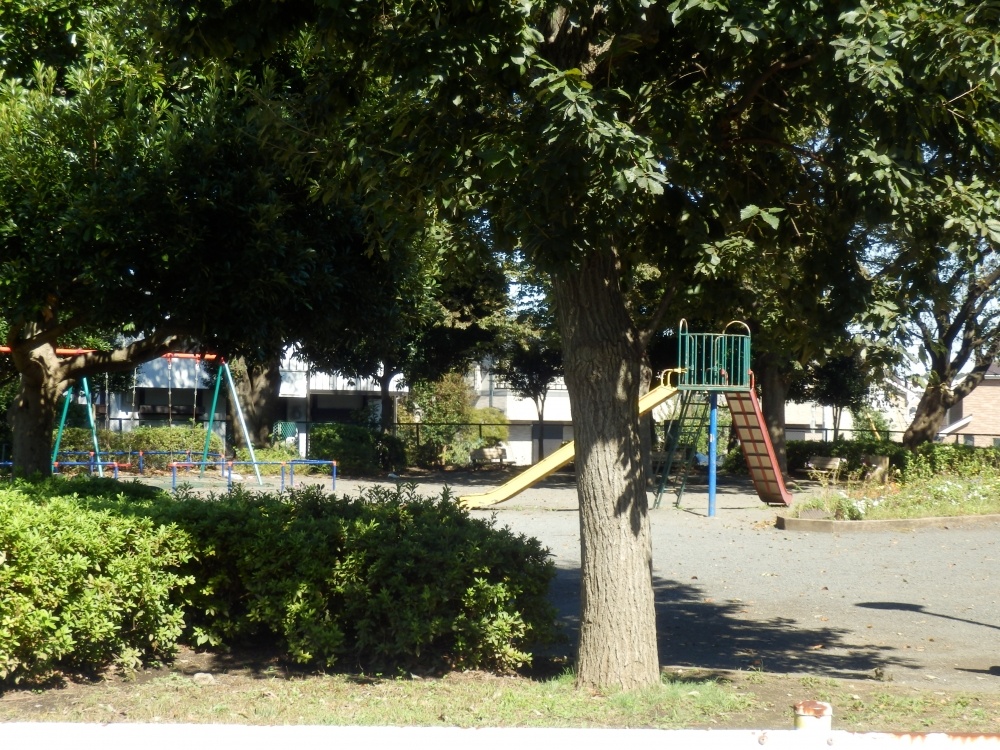 park. 737m until Minaminaruse 2-chome Park (park)